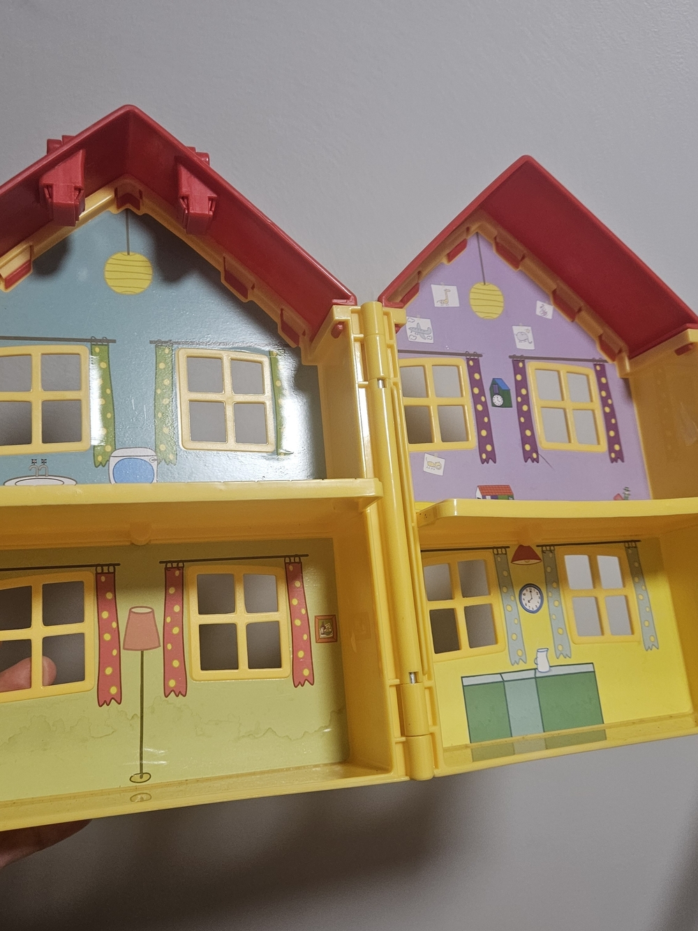 Peppa Pig Yellow & Red Fold-Out Dollhouse Playset